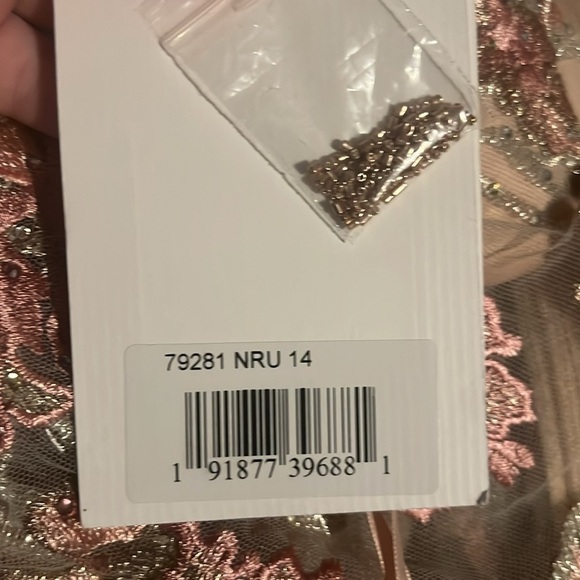 Mac Duggal 79281 NWT FLORAL EMBROIDERED ILLUSION LONG SLEEVE TRUMPET GOWN - Picture 5 of 7